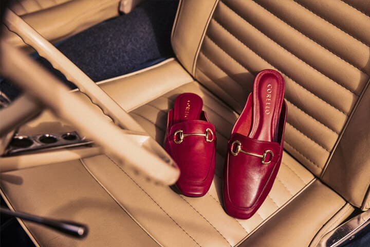 Como escolher a cor de sapato para usar com vestido vermelho?